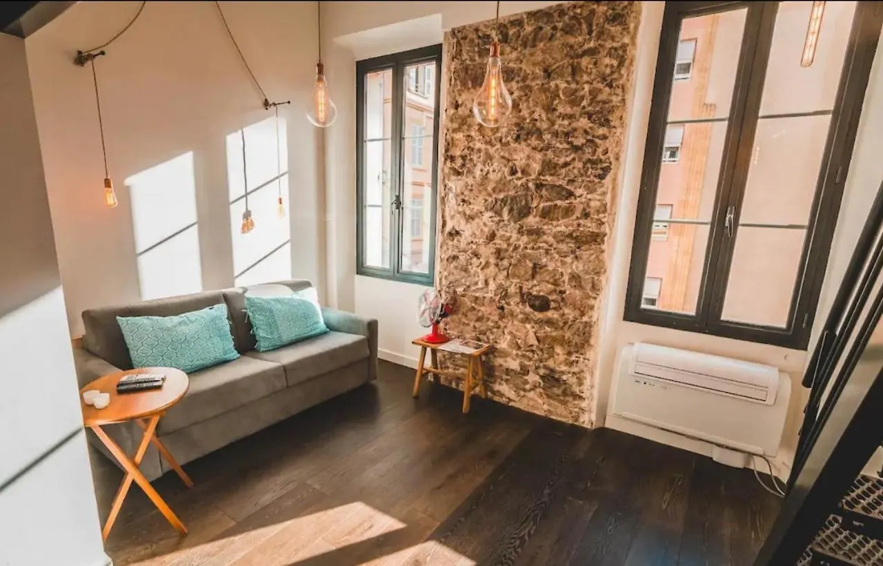 Mar1 - Studio Loft Avec Couchage En Mezzanine, Centre Ville Cannes